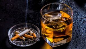 مصرف سیگار و مشروبات الکلی